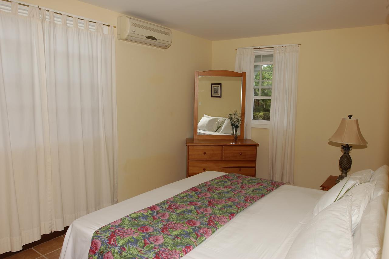 Paige Pond Country Inn St. John's Exterior foto